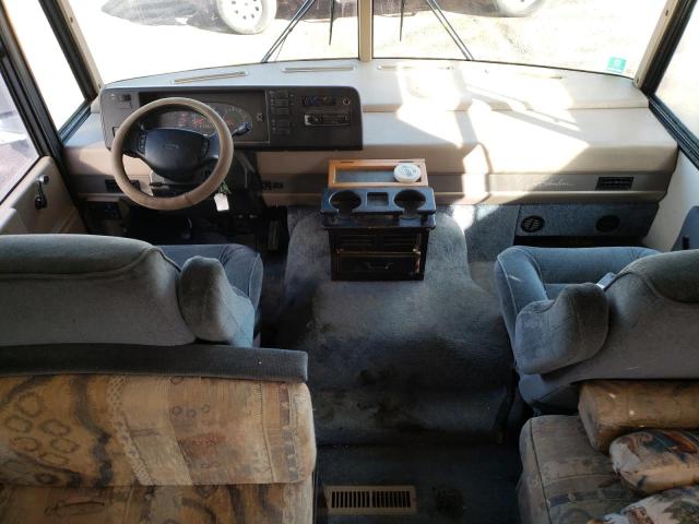 Photo 5 from auction – 1999 WINNEBAGO ADVENTURER with VIN 3FCMF53S3XJA26482