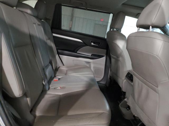 Photo 11 from auction – 2018 TOYOTA HIGHLANDER with VIN 5TDKZRFH9JS534967