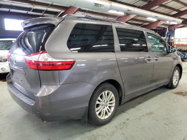 Photo 3 from auction – 2017 TOYOTA SIENNA XLE with VIN 5TDYZ3DC5HS845224