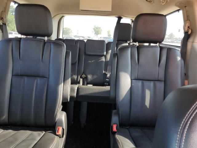 Photo 10 from auction – 2016 CHRYSLER TOWN & COU with VIN 2C4RC1BG0GR174469