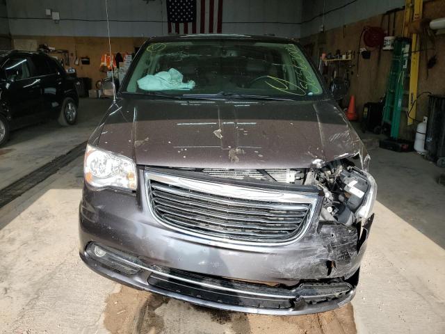 Photo 5 from auction – 2015 CHRYSLER TOWN & COU with VIN 2C4RC1BG4FR717689