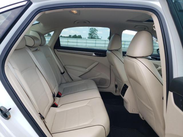 Photo 10 from auction – 2017 VOLKSWAGEN PASSAT SE with VIN 1VWBT7A38HC047494