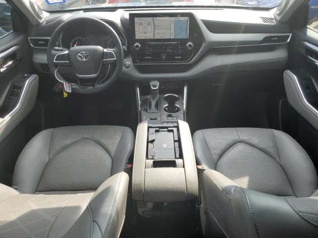 Photo 8 from auction – 2022 TOYOTA HIGHLANDER with VIN 5TDFZRAH3NS101871