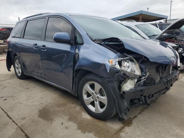 Photo 4 from auction – 2015 TOYOTA SIENNA LE with VIN 5TDKK3DC7FS573931