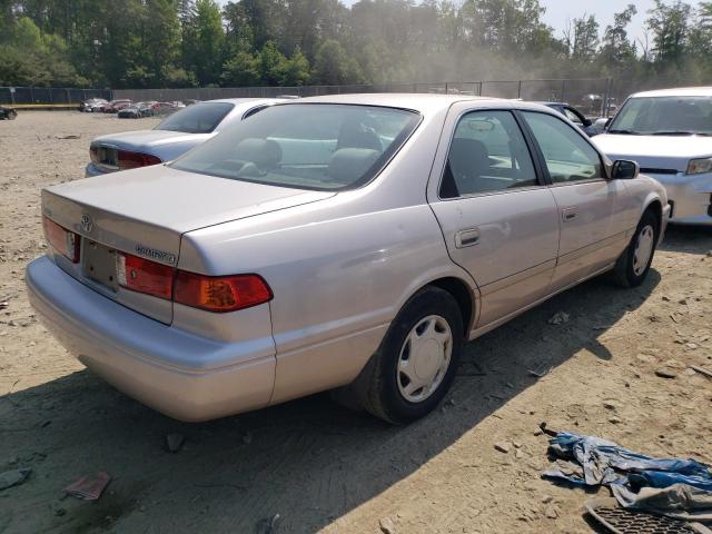 Photo 3 from auction – 2000 TOYOTA CAMRY CE with VIN 4T1BG22K9YU628802
