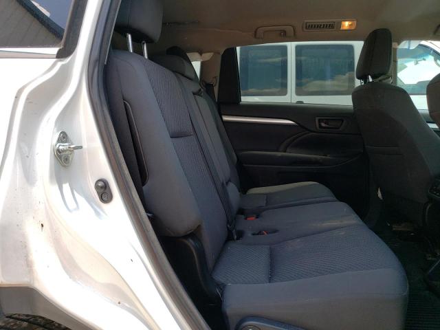 Photo 11 from auction – 2016 TOYOTA HIGHLANDER with VIN 5TDBKRFH9GS269397