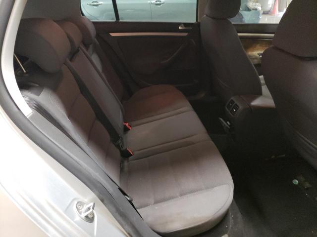 Photo 10 from auction – 2007 VOLKSWAGEN RABBIT with VIN WVWDS71K27W223698