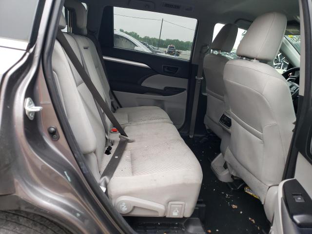 Photo 11 from auction – 2018 TOYOTA HIGHLANDER with VIN 5TDBZRFH7JS896375