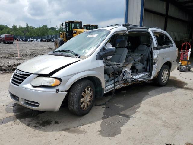 CHRYSLER TOWN & COU 2005 with VIN 2C4GP54L85R218325 - Photo from auction