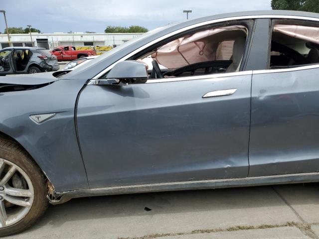 Photo 7 from auction – 2013 TESLA MODEL S with VIN 5YJSA1CN2DFP21141