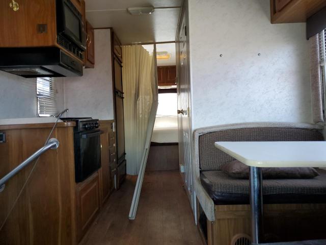 Photo 6 from auction – 2000 FOUR MOTORHOME with VIN 1FDXE45S2YHB25348