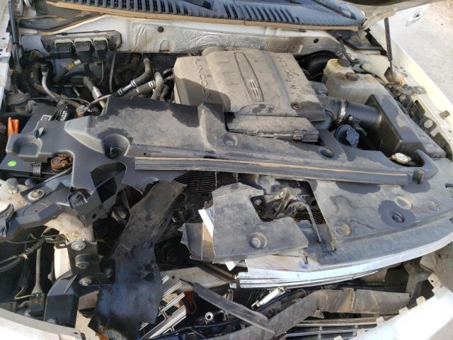 Photo 12 from auction – 2011 LINCOLN NAVIGATOR with VIN 5LMJJ2H50BEJ06217