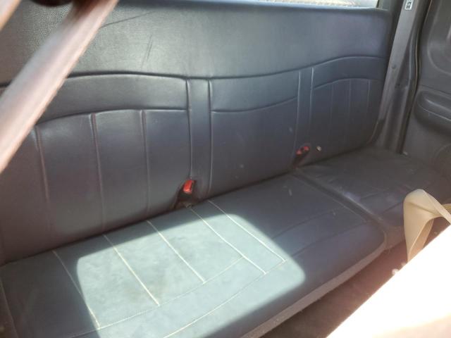 Photo 10 from auction – 2000 FORD F150 with VIN 1FTRX17W3YNA89189