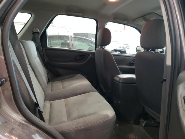 Photo 11 from auction – 2004 FORD ESCAPE XLS with VIN 1FMYU92104KB21456