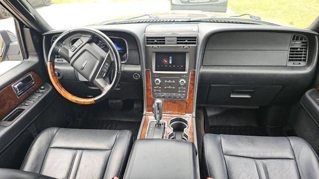 Photo 9 from auction – 2016 LINCOLN NAVIGATOR with VIN 5LMJJ3JT0GEL01594