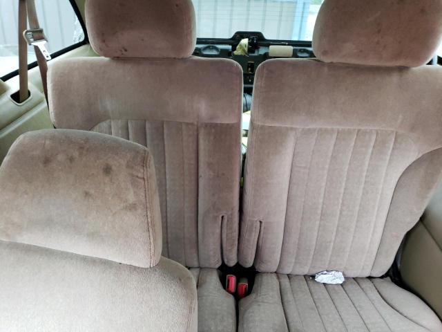 Photo 10 from auction – 2000 CHEVROLET BLAZER with VIN 1GNCT18W8YK167569