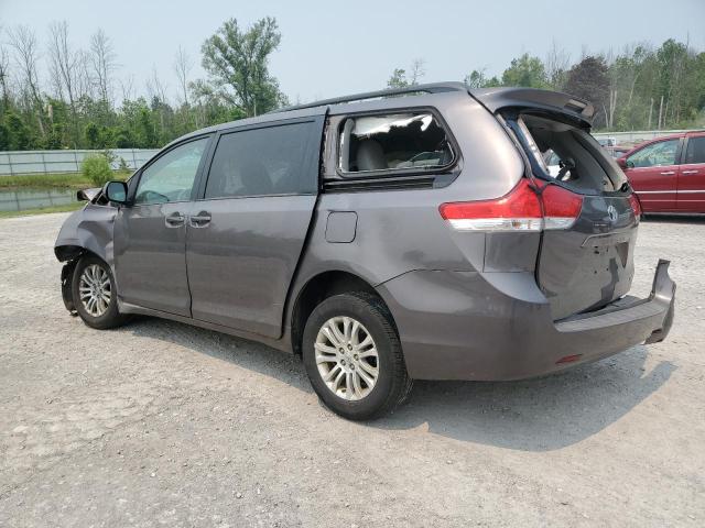 Photo 2 from auction – 2011 TOYOTA SIENNA XLE with VIN 5TDYK3DC2BS004523