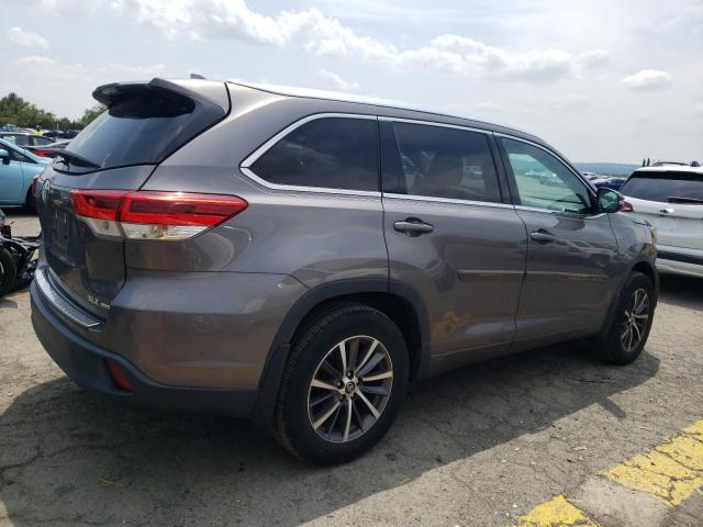 Photo 3 from auction – 2018 TOYOTA HIGHLANDER with VIN 5TDJZRFH1JS914963