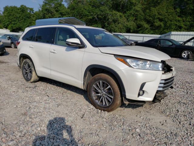 Photo 4 from auction – 2017 TOYOTA HIGHLANDER with VIN 5TDKZRFH4HS200422