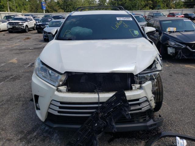 Photo 5 from auction – 2018 TOYOTA HIGHLANDER with VIN 5TDKZRFH0JS281084