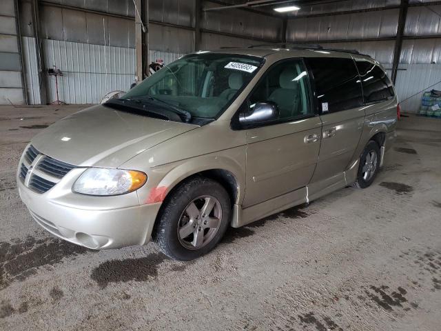 DODGE GRAND CARA 2005 with VIN 2D4GP44L65R294705 - Photo from auction