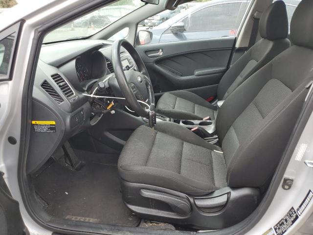 Photo 7 from auction – 2017 KIA FORTE LX with VIN 3KPFK4A78HE037338