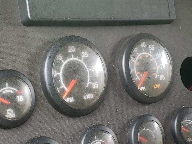 Photo 8 from auction – 2000 FREIGHTLINER CHASSIS X with VIN 4UZ6XJCA7YCG82691