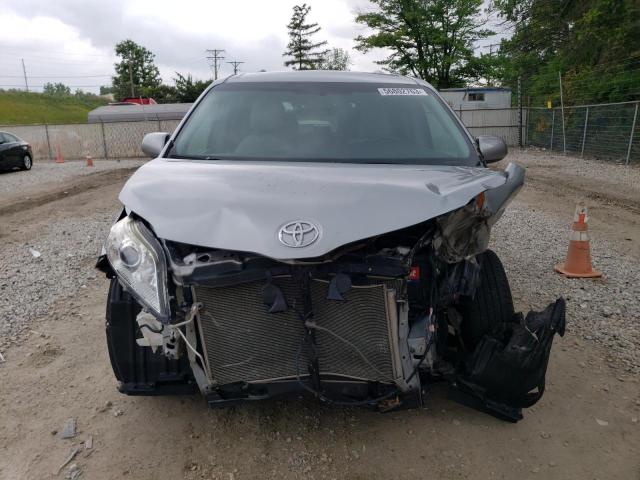 Photo 5 from auction – 2016 TOYOTA SIENNA LE with VIN 5TDKK3DCXGS715027