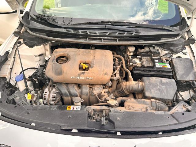 Photo 7 from auction – 2017 KIA FORTE LX with VIN 3KPFK4A75HE035630