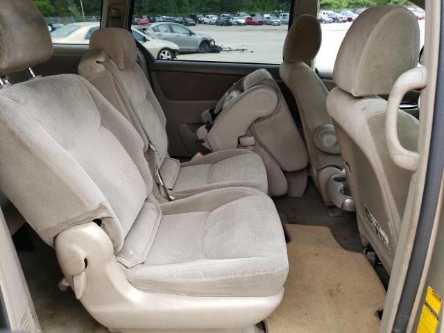 Photo 11 from auction – 2010 TOYOTA SIENNA CE with VIN 5TDKK4CC1AS313170
