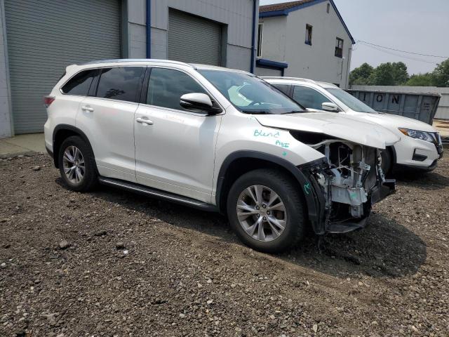 Photo 4 from auction – 2015 TOYOTA HIGHLANDER with VIN 5TDJKRFH0FS096749