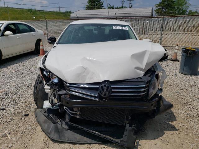 Photo 5 from auction – 2013 VOLKSWAGEN PASSAT S with VIN 1VWAP7A37DC093991