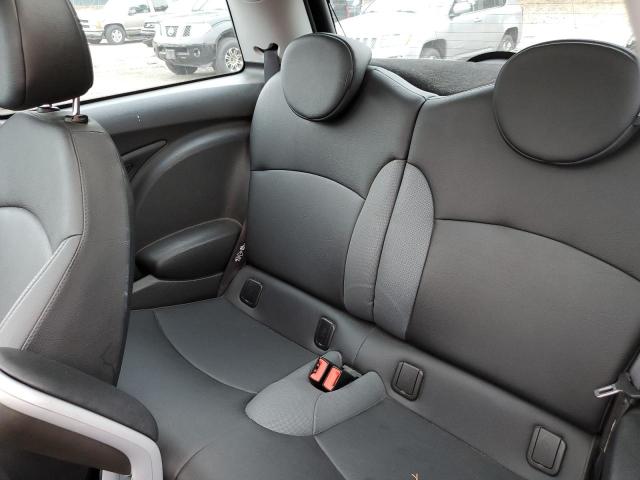 Photo 10 from auction – 2010 MINI COOPER S with VIN WMWMF7C51ATX45353