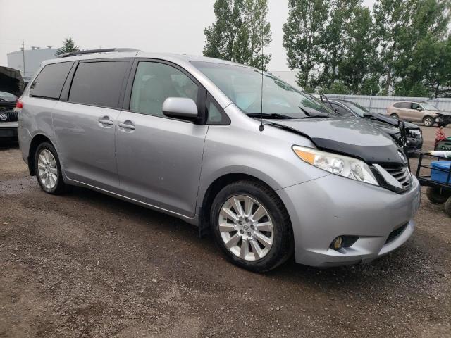 Photo 4 from auction – 2012 TOYOTA SIENNA XLE with VIN 5TDYK3DC3CS270408