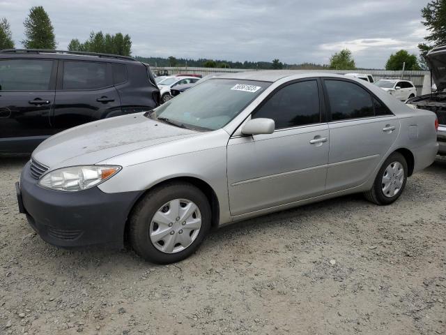 TOYOTA CAMRY LE 2005 with VIN 4T1BE32K65U085481 - Photo from auction