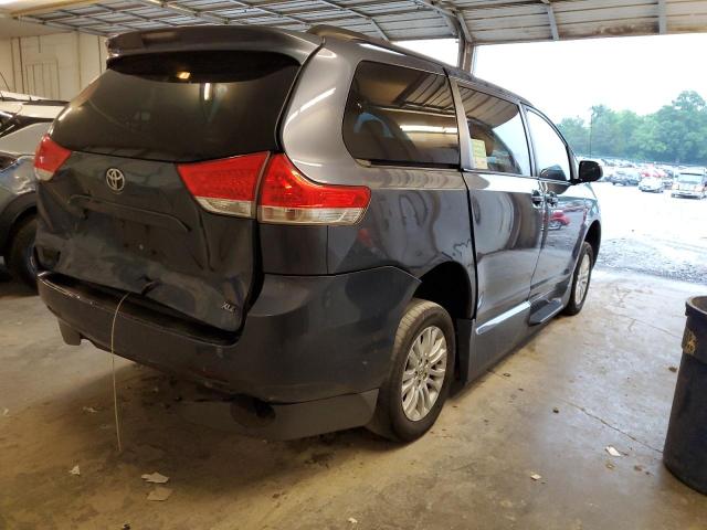 Photo 3 from auction – 2013 TOYOTA SIENNA XLE with VIN 5TDYK3DC8DS320219