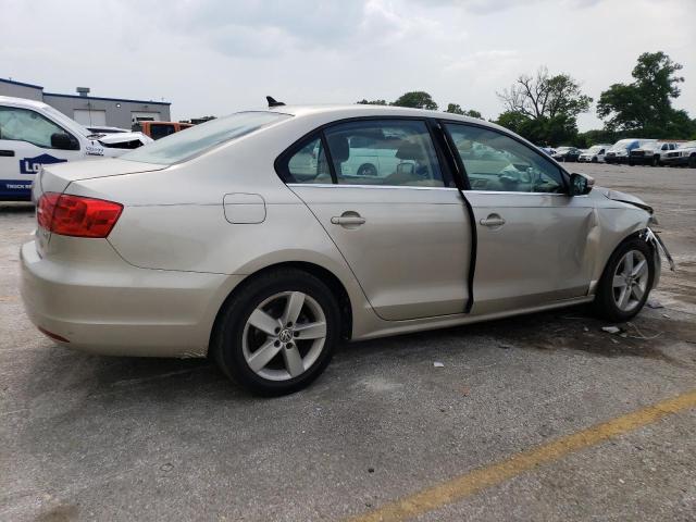 Photo 3 from auction – 2014 VOLKSWAGEN JETTA TDI with VIN 3VW3L7AJ2EM337243