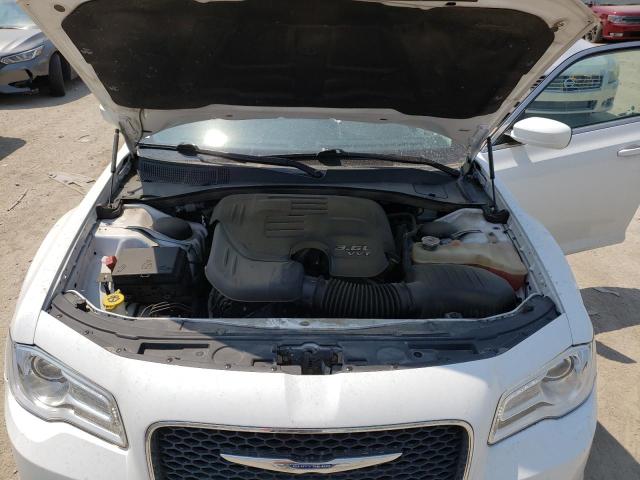 Photo 11 from auction – 2016 CHRYSLER 300 LIMITE with VIN 2C3CCAAG3GH156629