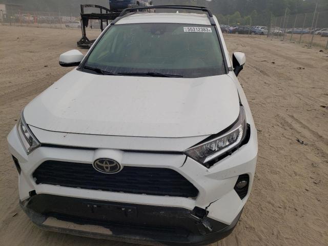 Photo 5 from auction – 2020 TOYOTA RAV4 XLE with VIN JTMP1RFV8LD059118