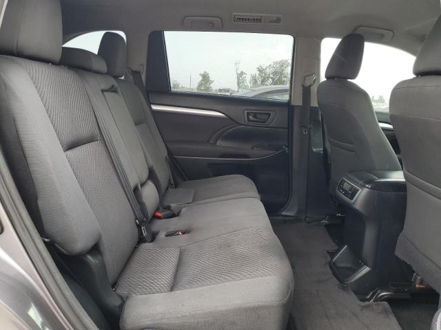 Photo 11 from auction – 2018 TOYOTA HIGHLANDER with VIN 5TDZZRFH2JS243063