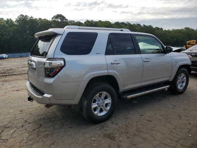 Photo 3 from auction – 2016 TOYOTA 4RUNNER SR with VIN JTEZU5JR4G5144780