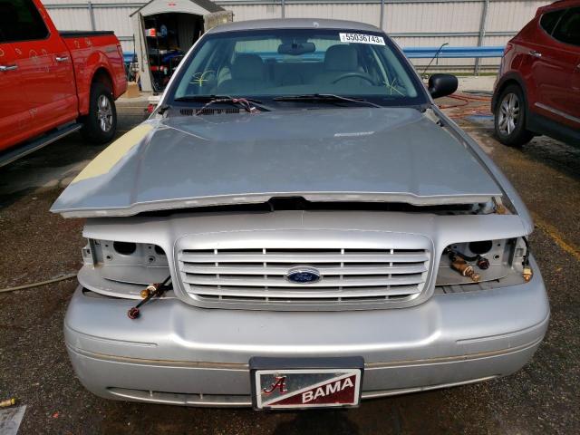 Photo 5 from auction – 2005 FORD CROWN VICT with VIN 2FAFP74W05X107139