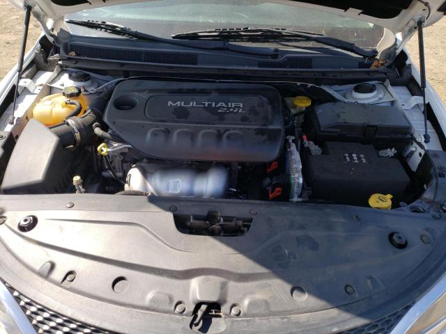 Photo 11 from auction – 2015 CHRYSLER 200 LIMITE with VIN 1C3CCCAB9FN571363