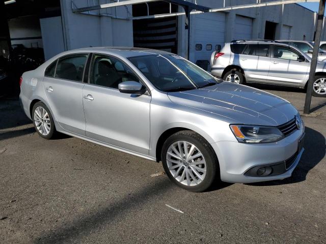 Photo 4 from auction – 2011 VOLKSWAGEN JETTA SEL with VIN 3VWLZ7AJ4BM303878