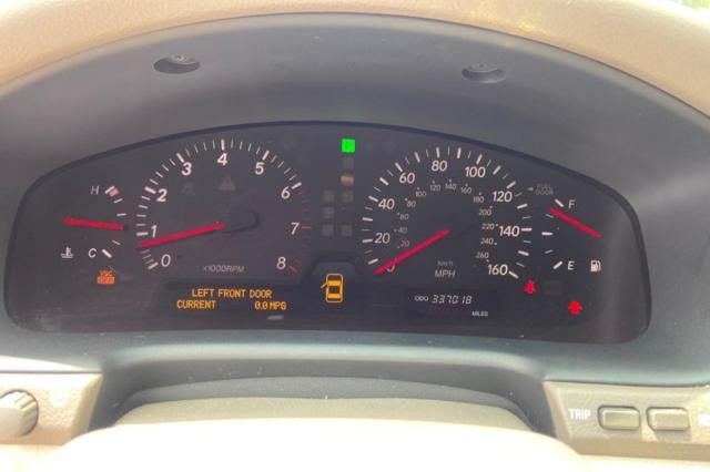 Photo 8 from auction – 2002 LEXUS LS 430 with VIN JTHBN30F120055171