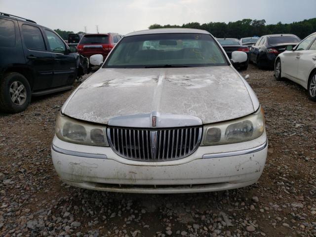 Photo 5 from auction – 2000 LINCOLN TOWN CAR with VIN 1LNHM81W3YY828898