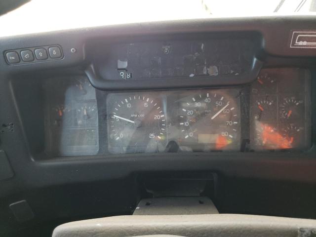 Photo 8 from auction – 2001 PREVOST BUS with VIN 2PCY3349911027515