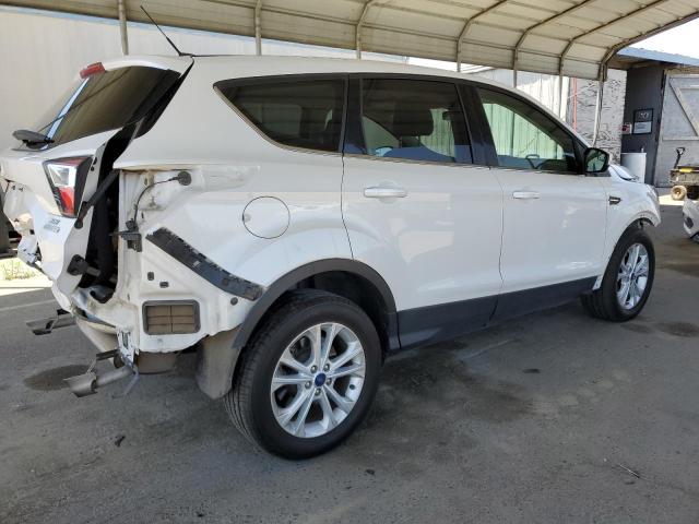Photo 3 from auction – 2017 FORD ESCAPE SE with VIN 1FMCU0GD8HUB16184