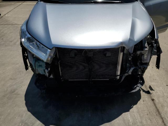 Photo 11 from auction – 2018 TOYOTA HIGHLANDER with VIN 5TDKZRFH2JS537015