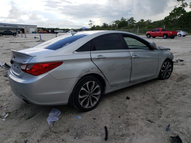 Photo 3 from auction – 2013 HYUNDAI SONATA SE with VIN 5NPEC4AB1DH579044